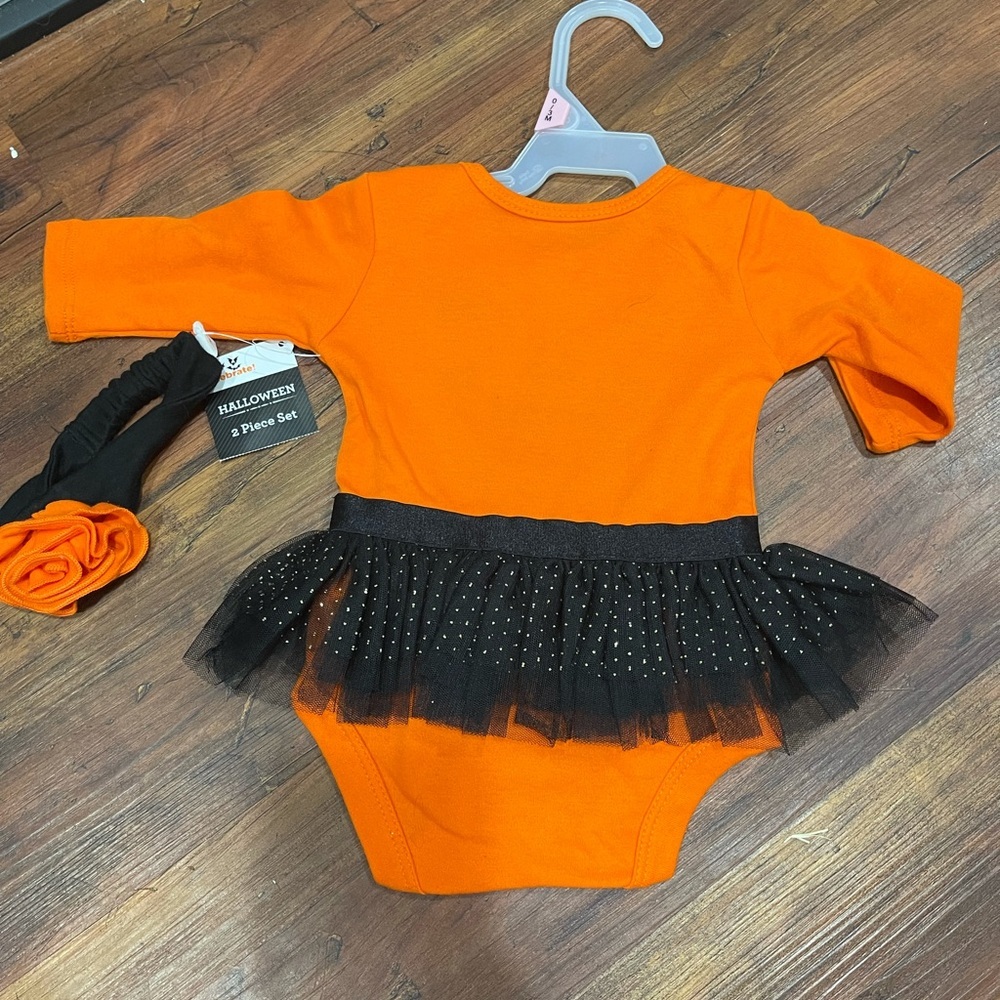 NWT Infants Pumpkin w/Tutu Onesie - Picture 7 of 8